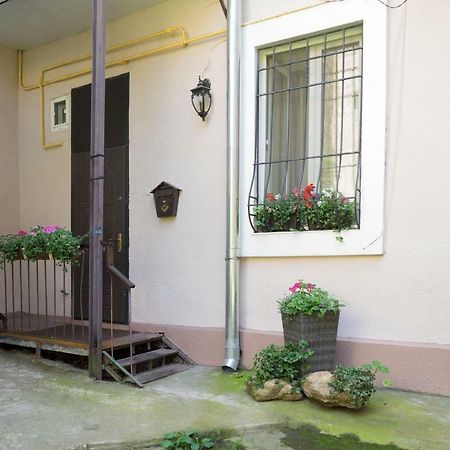 Cozy Apartment On Yevreiska Street โอเดสซา ภายนอก รูปภาพ