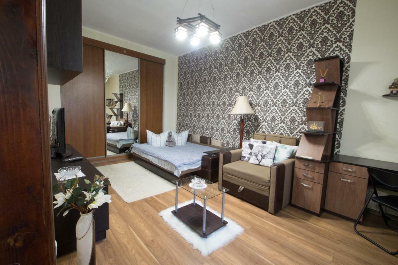 Cozy Apartment On Yevreiska Street โอเดสซา ภายนอก รูปภาพ